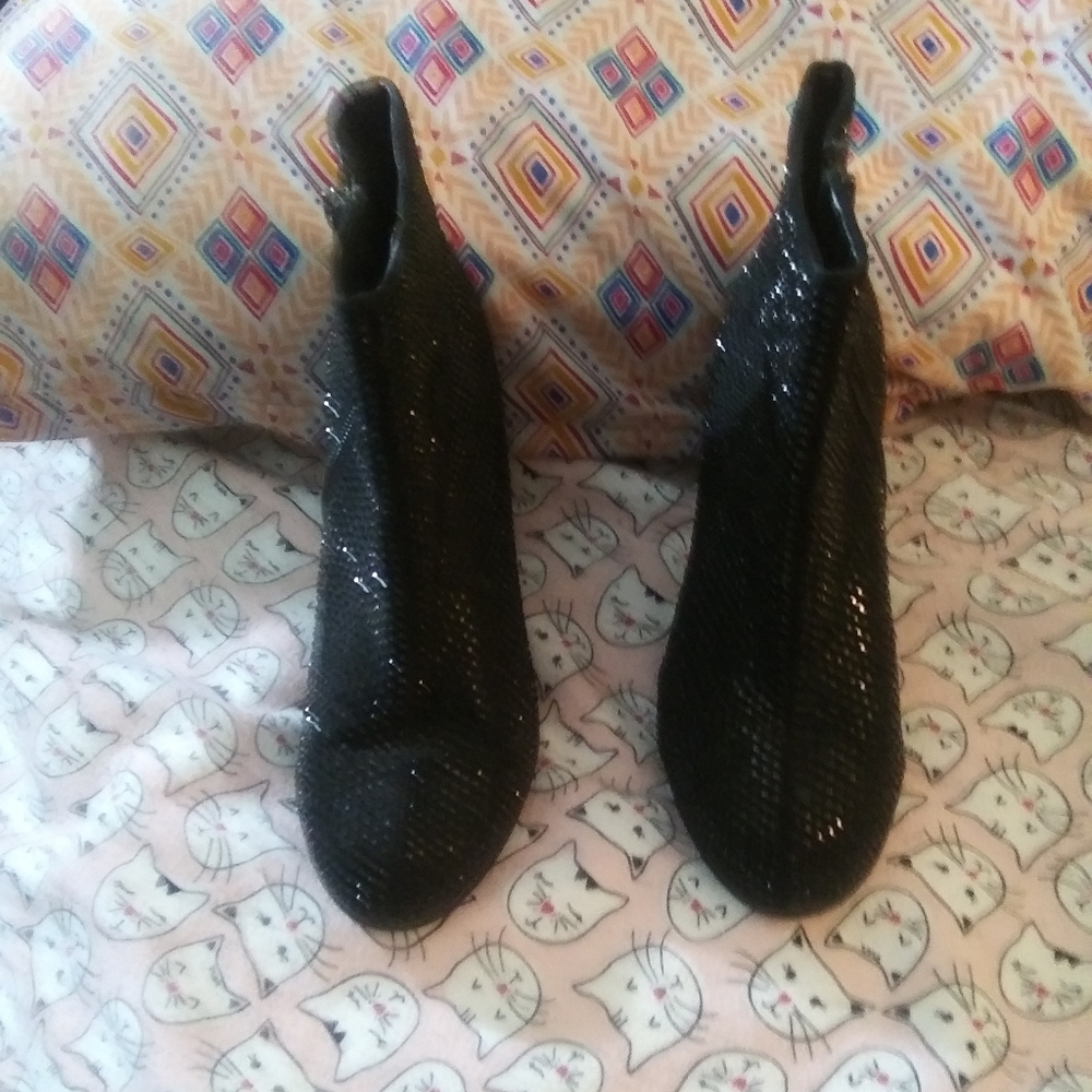 Juicy couture sparkling boots